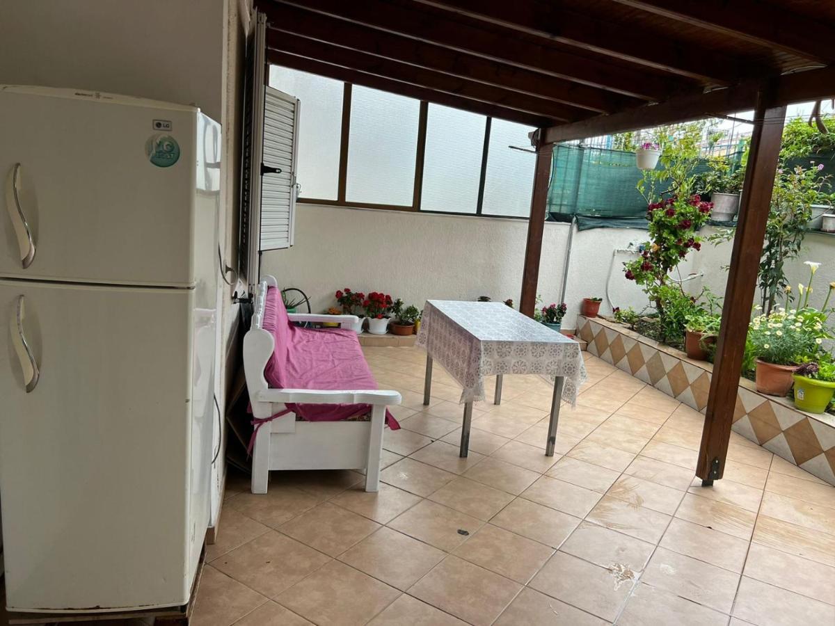 Goni Guest House Sarandë Exterior foto